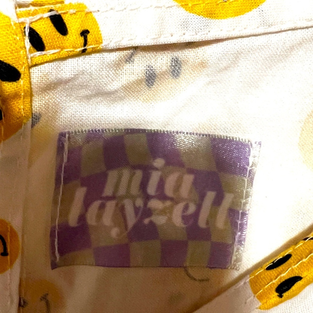 Mia Layzell Smiley Face Blouse- No Size Tag (Looks like a small. Can fit a med) - Picture 3 of 4